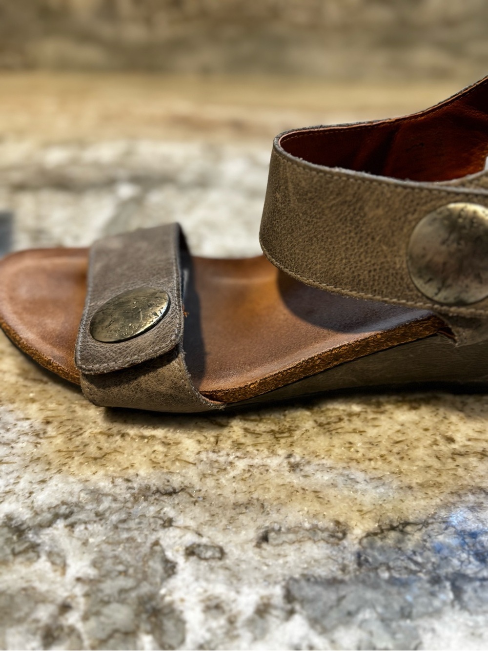 Taos Carousel 3 Women’s Metallic Gray Size 40 (9, 9.5) EUC - Picture 12 of 14